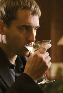 Drinking too much may hike PCa risk. Drinking too much may hike PCa risk.