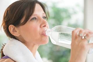 In a study, 66% of patients found sodium bicarbonate beneficial, with 40% preferring it to other mouth rinses. In a study, 66% of patients found sodium bicarbonate beneficial, with 40% preferring it to other mouth rinses.