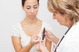 Better glycemic control may lower risk for dementia in type 2 diabetes. Better glycemic control may lower risk for dementia in type 2 diabetes.