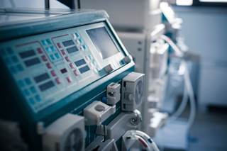 Better preservation of residual kidney function with twice-weekly in first year. Better preservation of residual kidney function with twice-weekly in first year.