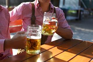 Researchers didn't find the same cardiovascular effect of binge drinking in young women or teens. Researchers didn't find the same cardiovascular effect of binge drinking in young women or teens.