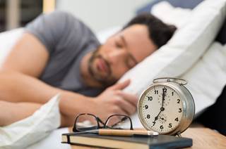 Among men under the age of 65, men who got 3 to 5 hours of sleep per night had a 55% greater risk of dying of prostate cancer than men who got 7 hours of sleep per night. Among men under the age of 65, men who got 3 to 5 hours of sleep per night had a 55% greater risk of dying of prostate cancer than men who got 7 hours of sleep per night.