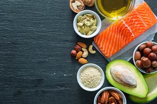 A healthy diet should focus on healthy foods rich in nutrients that can help reduce disease risk, like poly- and monounsaturated vegetable oils, nuts, fruits, vegetables, whole grains, and fish. A healthy diet should focus on healthy foods rich in nutrients that can help reduce disease risk, like poly- and monounsaturated vegetable oils, nuts, fruits, vegetables, whole grains, and fish.